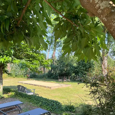 Laguillotte Bed & Breakfast 4*